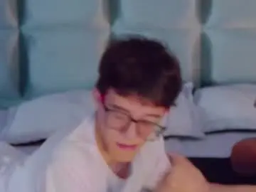 Chaturbate Live Sex Cam of trisstan_kane