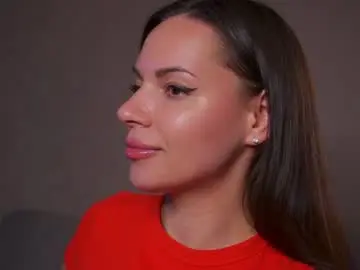Chaturbate Live Sex Cam of qwellq