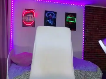 Chaturbate Live Sex Cam of lea_loon