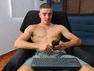 Chaturbate Free Porn Cam of ethangreey1