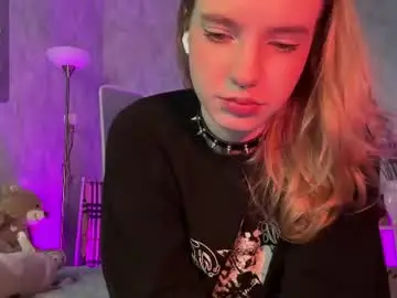 Chaturbate Live Sex Cam of itsevedarkside_