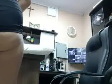 Chaturbate Free Porn Cam of laylabrasil