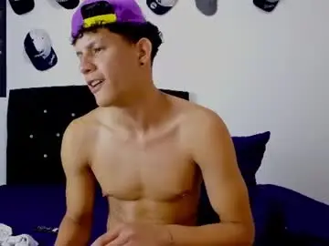 Chaturbate Free Live Porn of theo_bigcock_