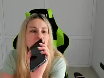 Chaturbate Sex Cam of julia_sunshinee