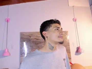 Chaturbate Live Sex Cam of strikeandsweet