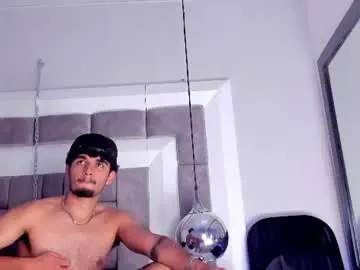 Chaturbate Free Porn Cam of lucasthomson_