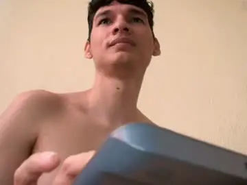 Chaturbate Adult Webcams of paulhot18