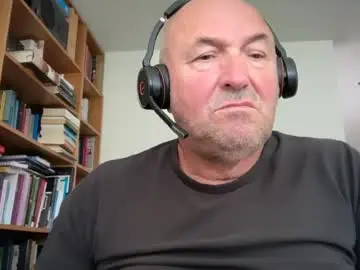 Chaturbate Live Sex Cam of bartvel