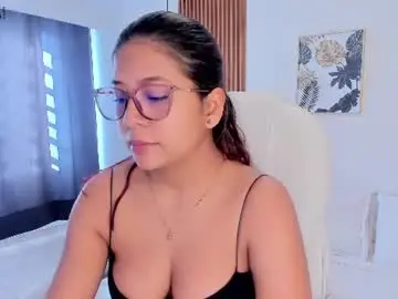 Chaturbate Live Sex Cam of mila__monroe