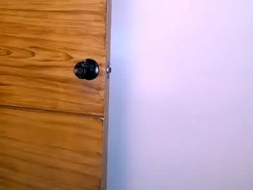Chaturbate Live Sex Cam of riyah_parker