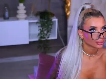 Chaturbate Live Sex Cam of juicy_jessye