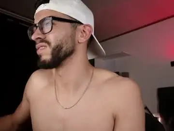 Chaturbate Sex Chat of phantom_bigger1