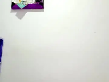 Chaturbate Live Porn of petiteivoryqueen