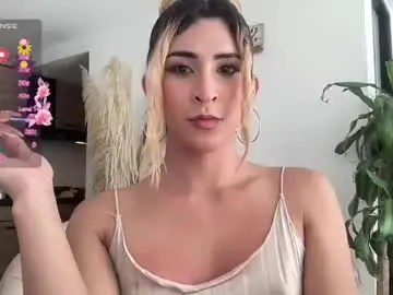 Chaturbate Adult Webcams of isa__fox_1