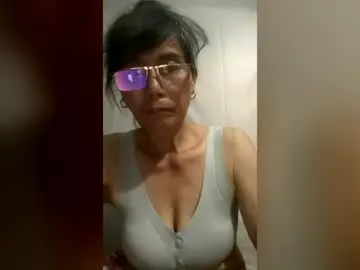 Chaturbate Live Porn of squirt0120