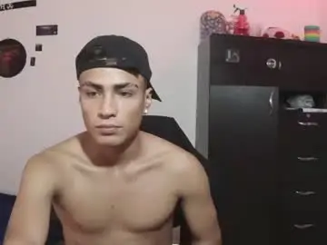Chaturbate Live Sex Cam of fenix_hardcock