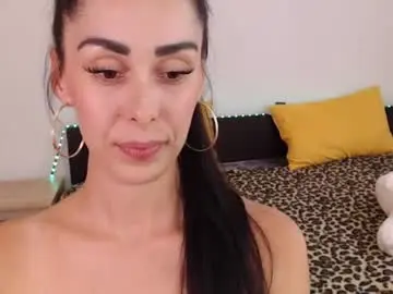 Chaturbate Live Sex Cam of brunettgirl_