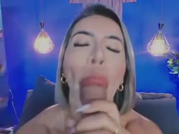 Chaturbate Live Sex Cam of christiekroes