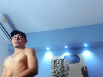 Chaturbate Live Sex Cam of eross_santy