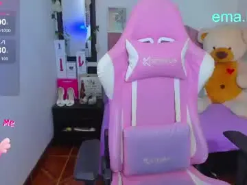 Chaturbate Live Sex Cam of ema_tayy