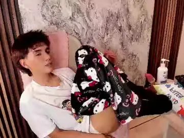 Chaturbate Free Live Porn of christopher_robin4