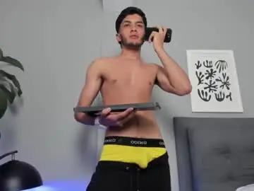 Chaturbate Live Sex Cam of tyler_fox_