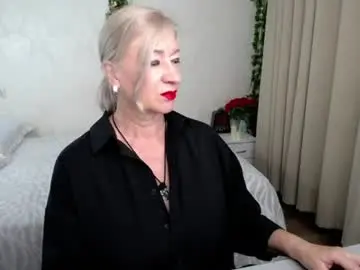 Chaturbate Live Sex Cam of vamp_woman