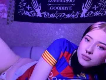 Chaturbate Live Sex Cam of alisha_sky_