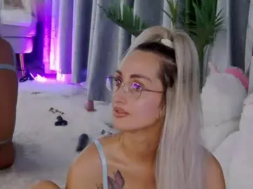 Chaturbate Best live sex cam show of isabelleethan