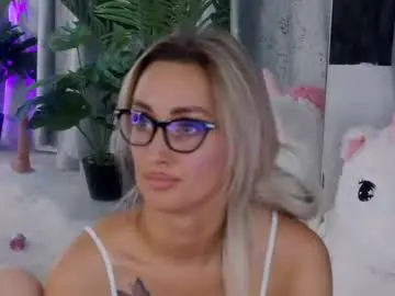 Chaturbate Live Sex Cam of isabelleethan