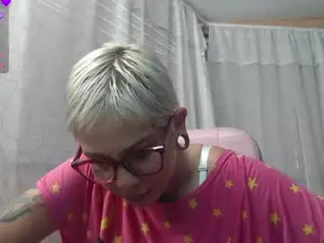 Chaturbate Watch Live Sex Cams of moon_cat85