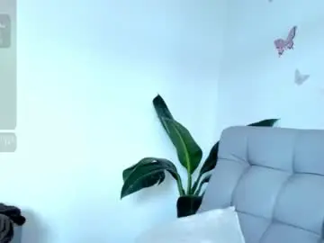 Chaturbate Live Sex Cam of caraiosh_