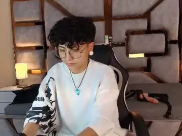 Chaturbate Live Sex Cam of ian_mathias