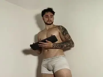 Chaturbate Free Porn Cam of latinboyvip_