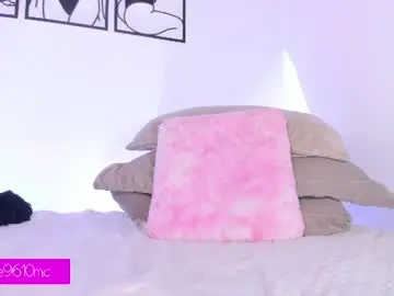 Chaturbate Live Sex Cam of mcdonald_ellie
