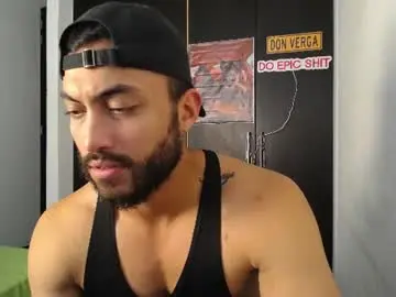 Chaturbate Live Sex Cam of claybrown_