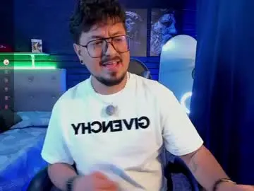Chaturbate Live Sex Cam of daviidevans