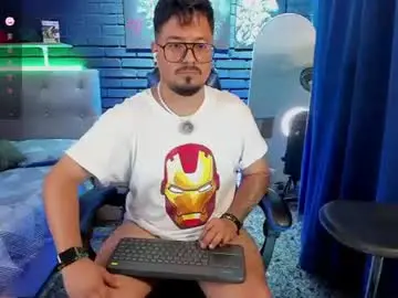 Chaturbate Live Sex Cam of daviidevans