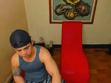 Chaturbate Live Sex of themuscularvenezuelanman