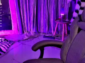 Chaturbate Live Sex Cam of oliviamcclean