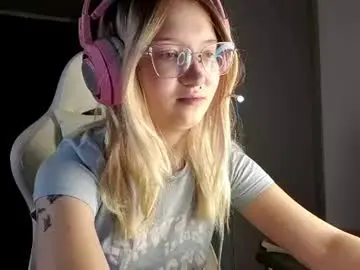 Chaturbate Live Sex Cam of elizsnelson