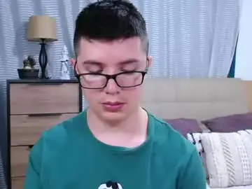 Chaturbate Live Sex Cam of kevinhunts