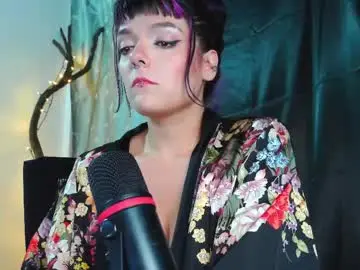 Chaturbate Adult Webcams of naughty_em_17