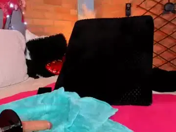 Chaturbate Live Sex Cam of emma_belley