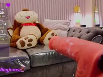 Chaturbate Live Sex Cam of milleyjones_