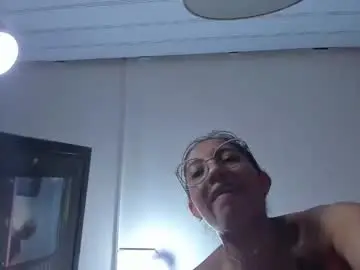 Chaturbate Live Porn of miadivinehyh