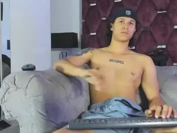 Chaturbate Live Porn of tonybenedetti