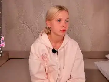 Chaturbate Live Sex Cam of mikaelataron