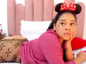 Chaturbate Live Sex of yara10_