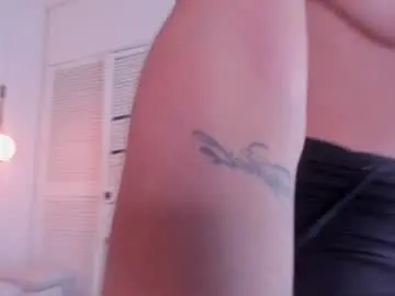Chaturbate Live Sex Cam of nicol_giraldo